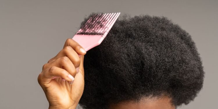 Des cheveux crépus